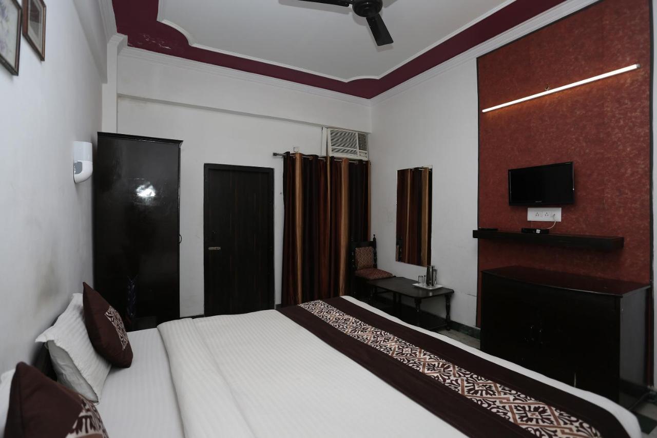 Hotel Priya Agra  Dış mekan fotoğraf